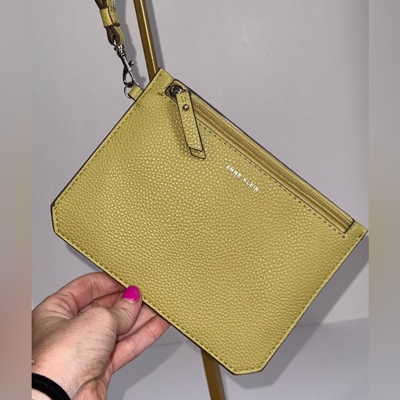 Anne Klein wristlet wallet. - Picture 1 of 7